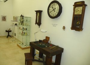 Exposición de relojes de Santos Aparicio